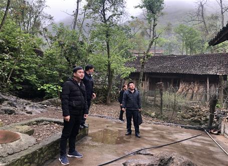 ������ƶ����  ���Թ������